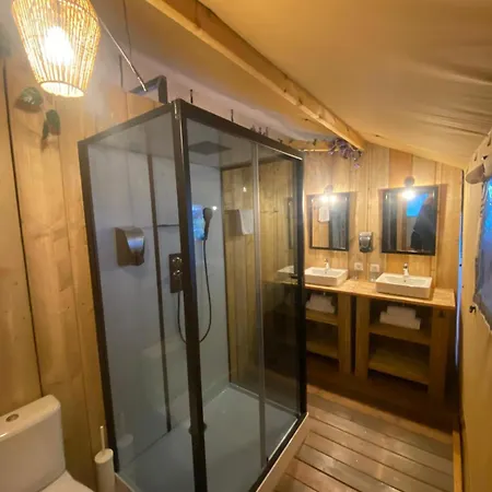Hotel La Salut De 3*
