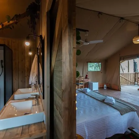 Hotel La Salut De 3*