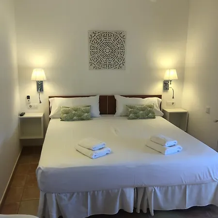 Hotel Santuari De La Mare De Déu De La Salut De